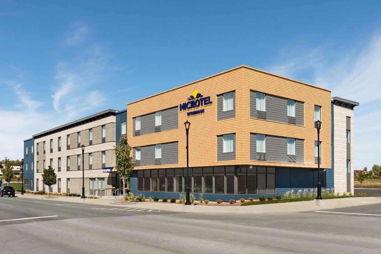 Microtel Inn & Suites By Wyndham Lachute Екстер'єр фото