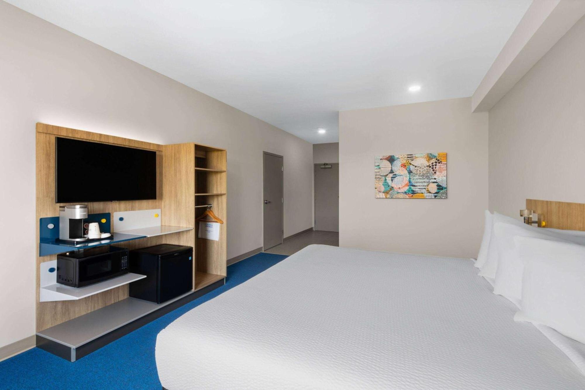 Microtel Inn & Suites By Wyndham Lachute Екстер'єр фото