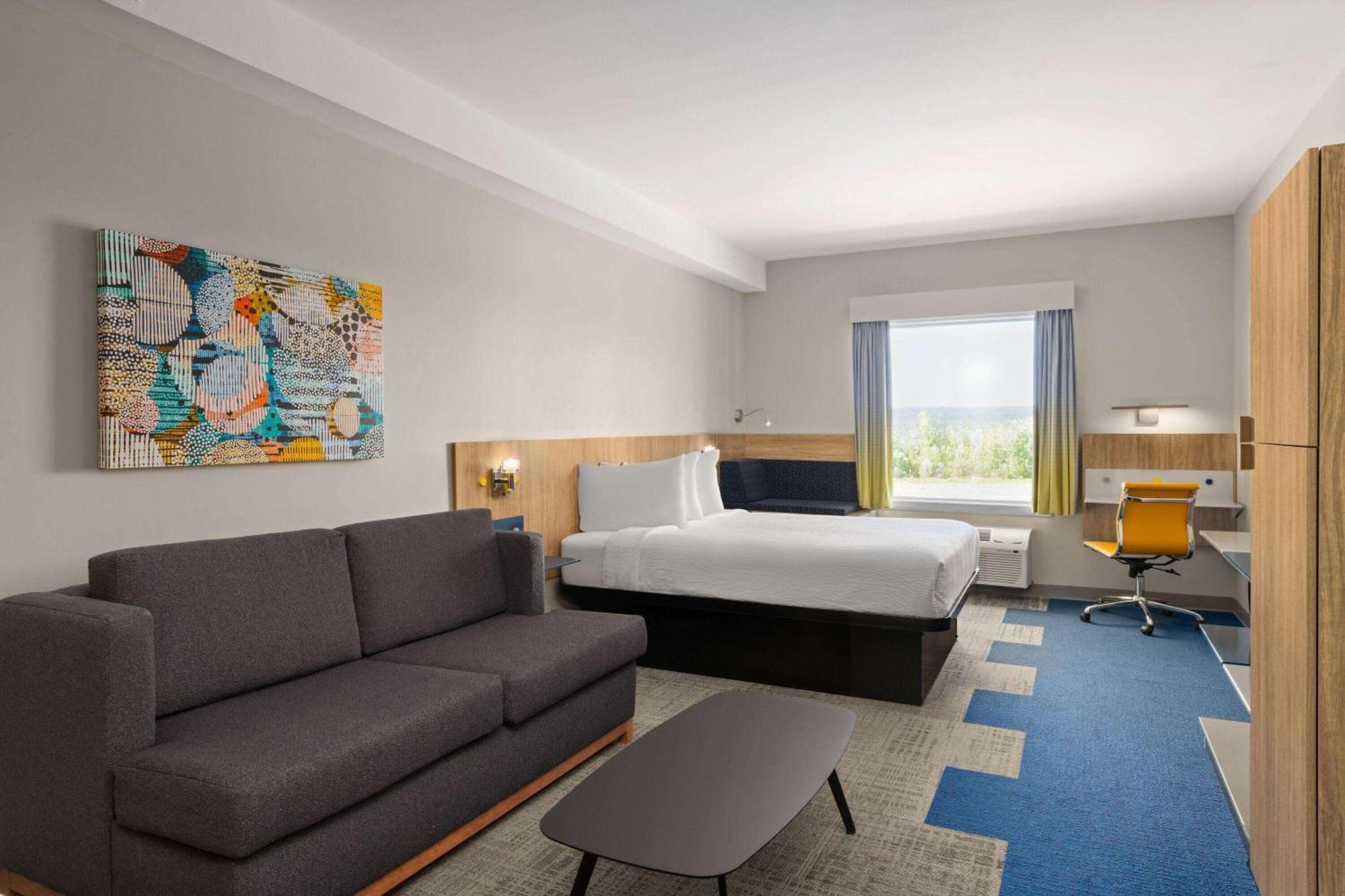 Microtel Inn & Suites By Wyndham Lachute Екстер'єр фото
