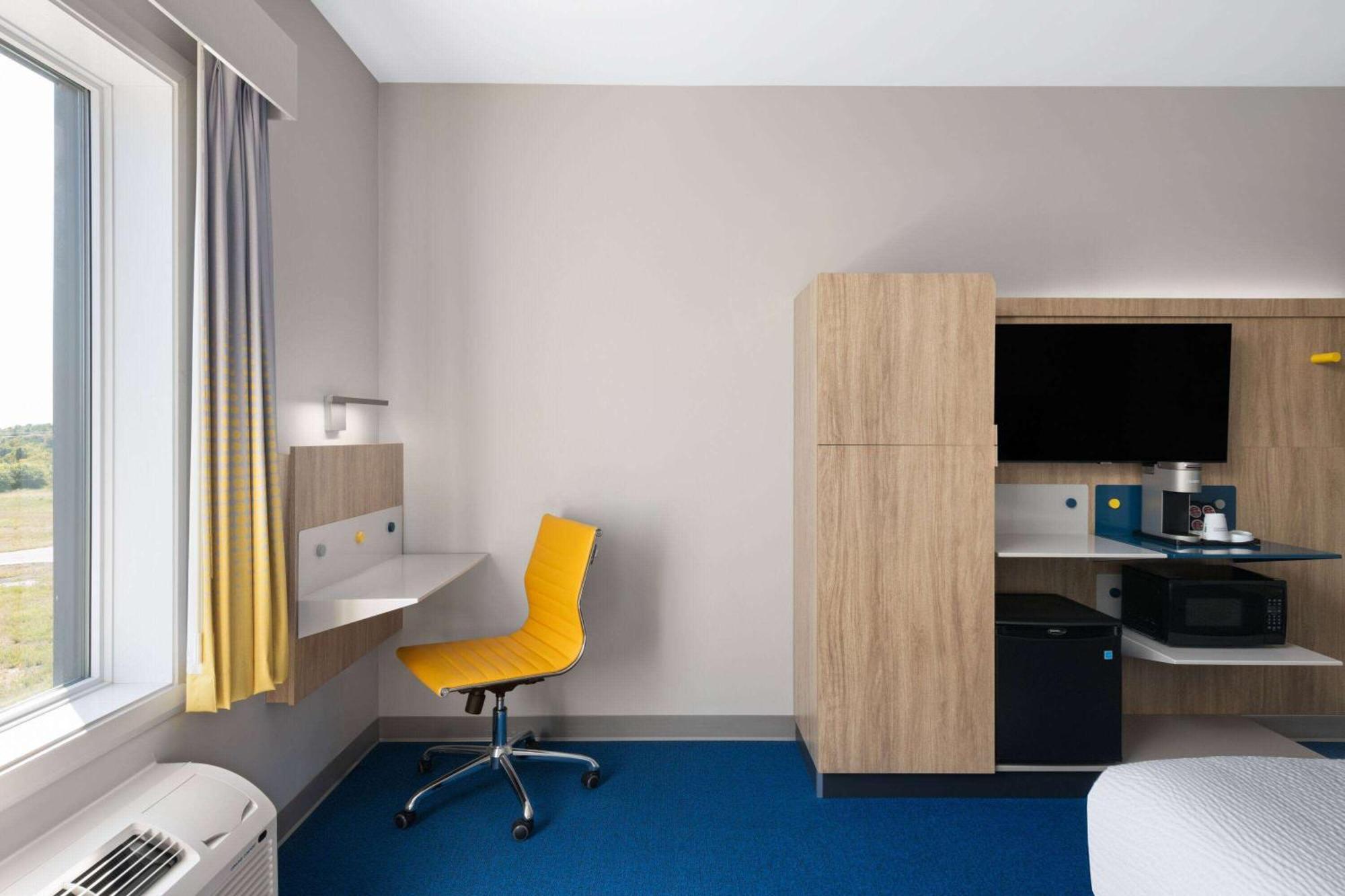 Microtel Inn & Suites By Wyndham Lachute Екстер'єр фото