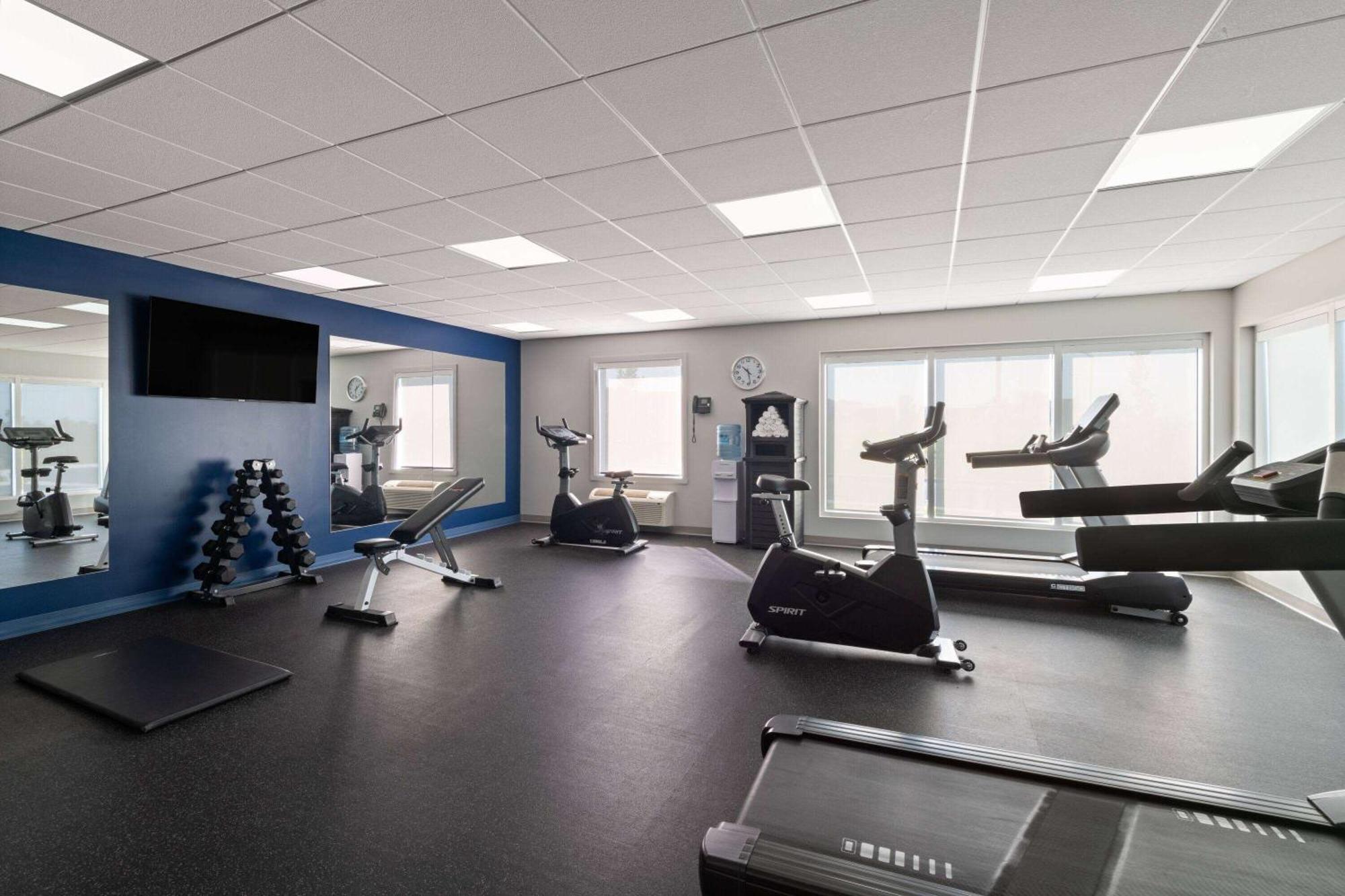 Microtel Inn & Suites By Wyndham Lachute Екстер'єр фото